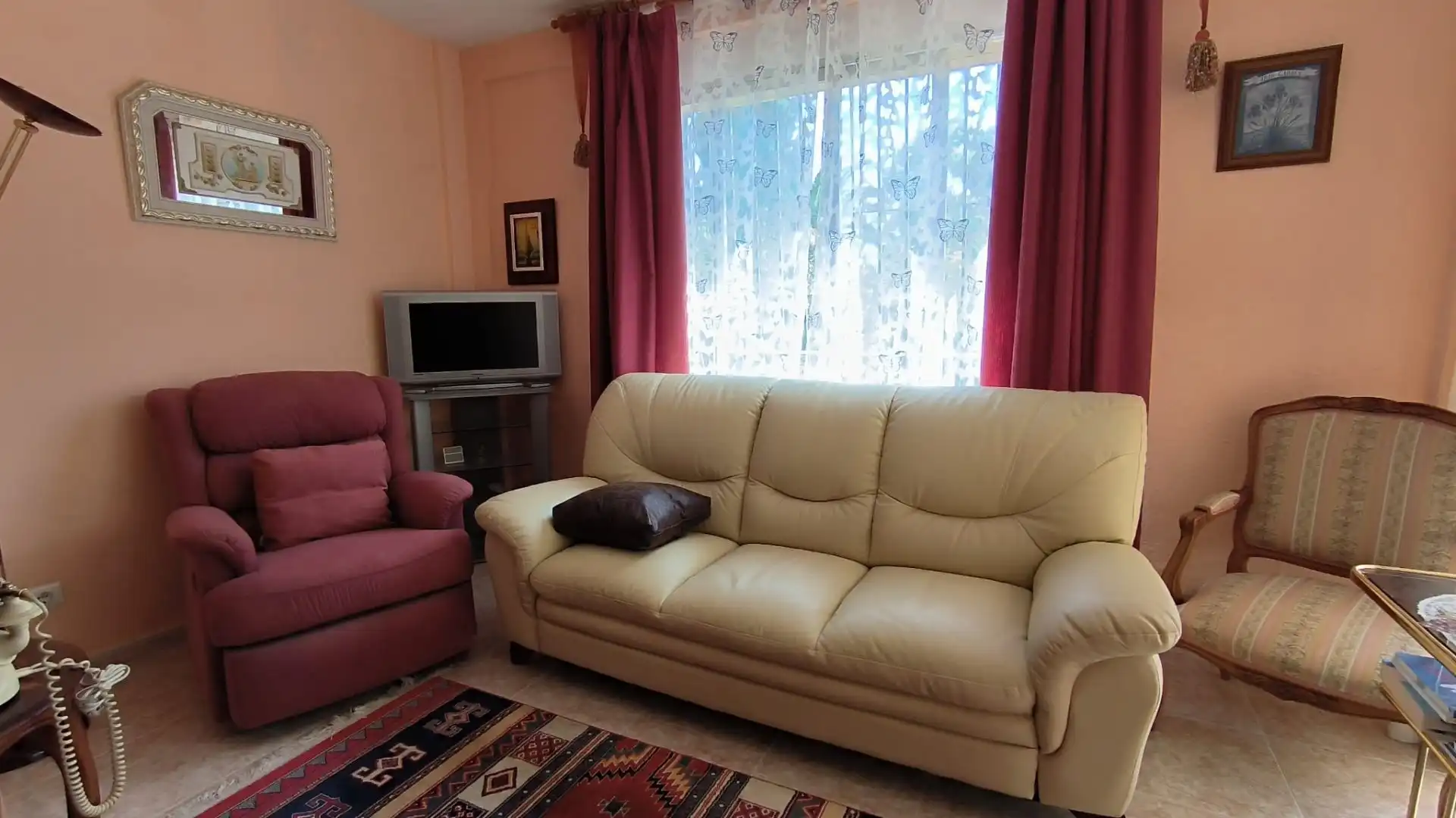 Sala d'estar de Casa o xalet en venda en L'Alfàs del Pi amb Aire condicionat, Calefacció i Jardí privat