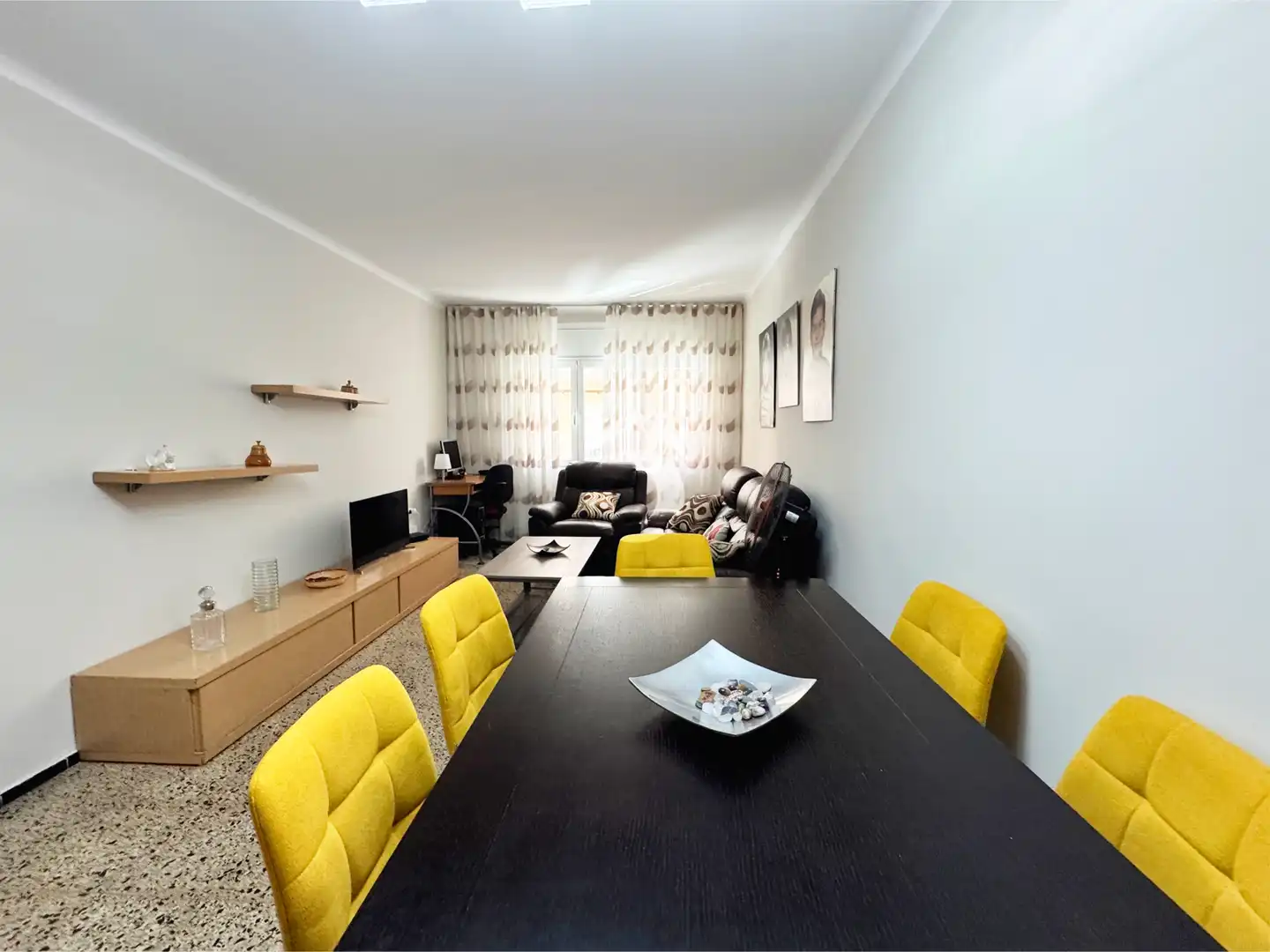 Sala d'estar de Pis en venda en Cornellà de Llobregat