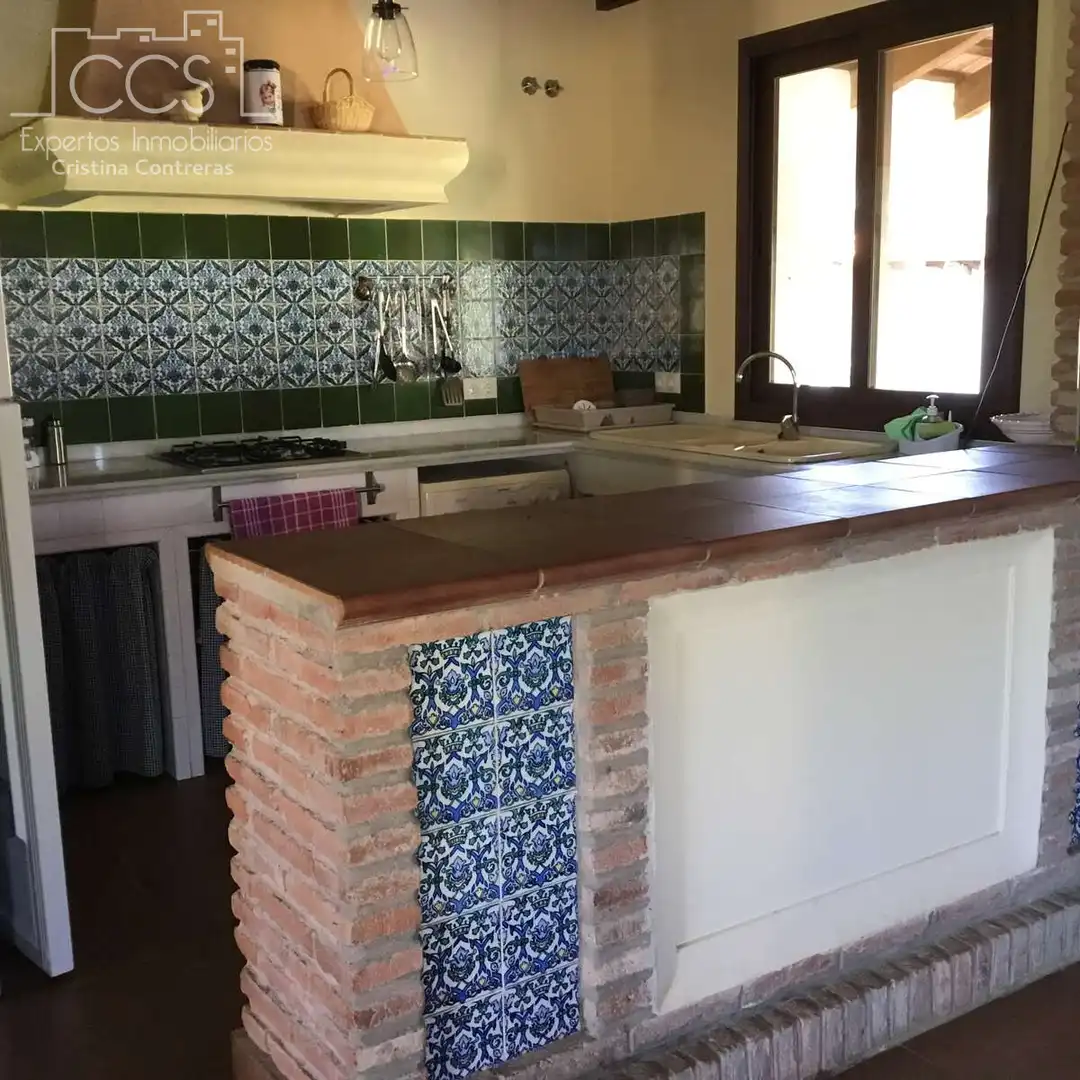 Cuina de Finca rústica en venda en El Pedroso amb Traster, Piscina i Moblat