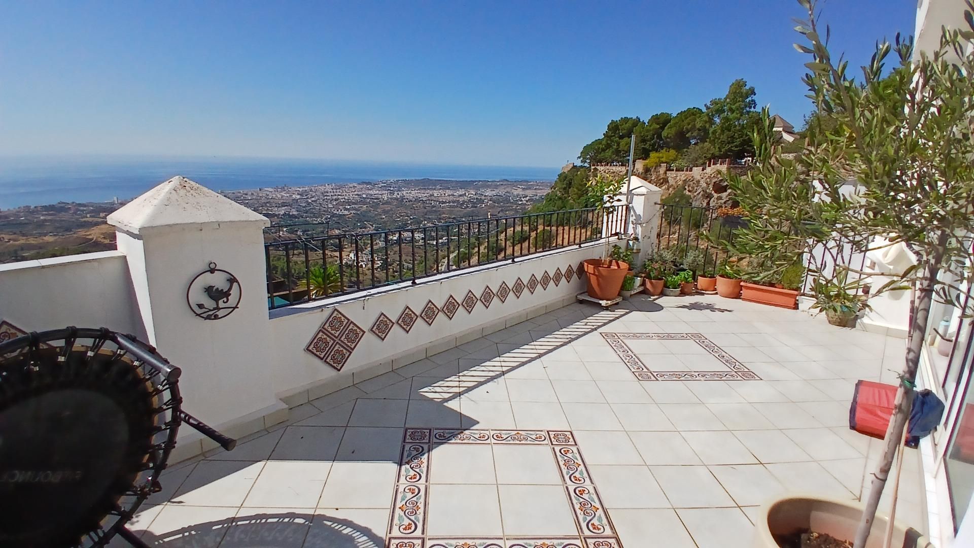 Exterior view of Flat for sale in Mijas  with Air Conditioner and Terrace