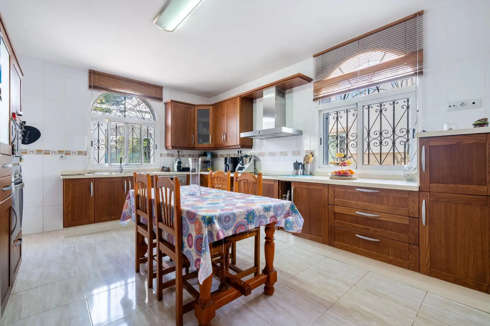 Cocina de Casa o chalet en venta en Roquetas de Mar con Aire acondicionado, Calefacción y Jardín privado