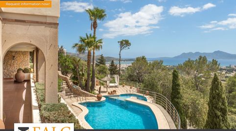 Villa con licencia de vacaciones y espectaculares vistas al mar cerca de Pollensa