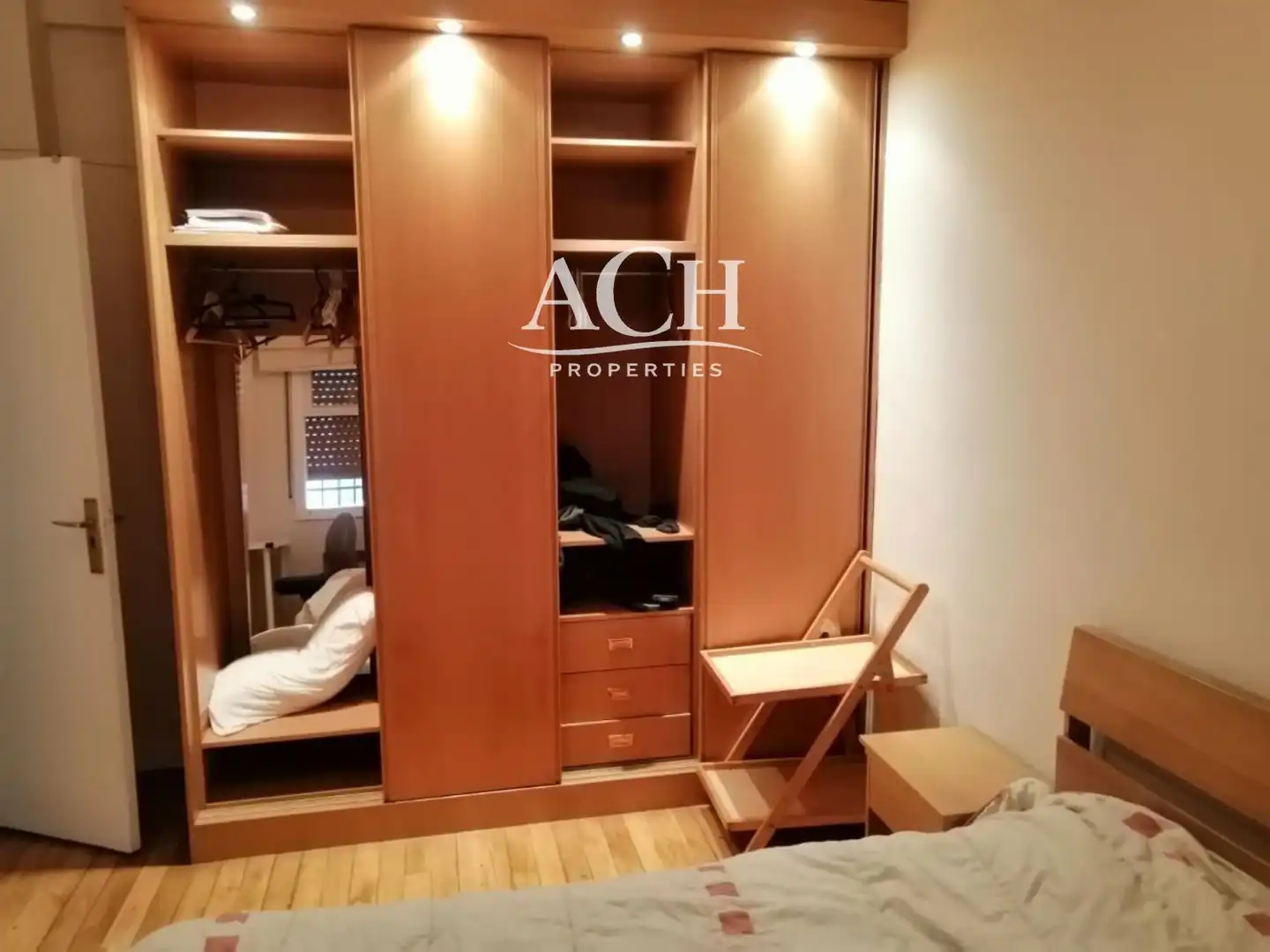 Schlafzimmer von Wohnung zur Miete in Bilbao  mit Heizung, Terrasse und Möbliert