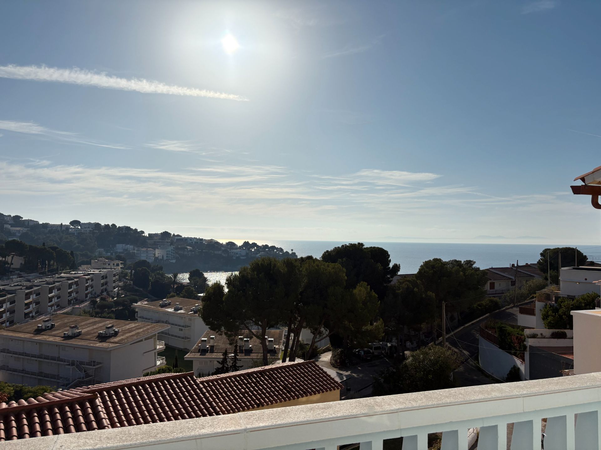 Exterior view of Single-family semi-detached for sale in Roses  with Air Conditioner, Parquet flooring and Terrace