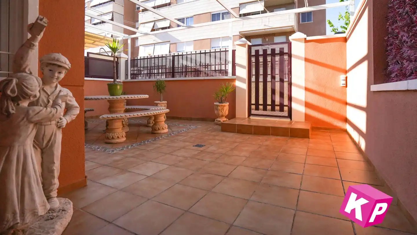 Bungalow con piscina en venta en Calle Juan Gris, imagen 7