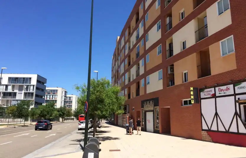 Vista exterior de Local de lloguer en Zaragoza