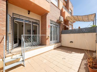Casa a schiera con piscina in vendita a Calle Calle Despeñaperros 14a