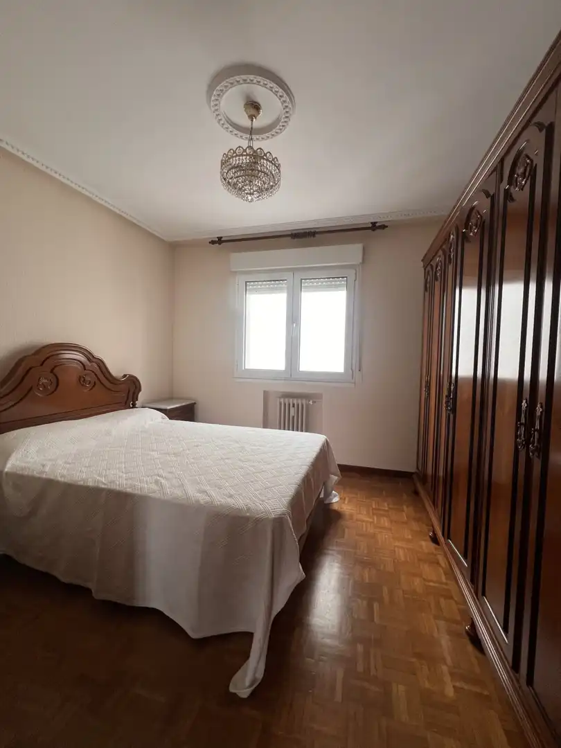Bedroom of Flat for rent in Gijón   with Heating, Parquet flooring and Furnished