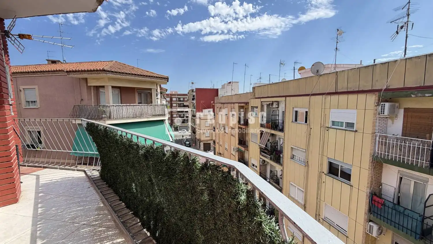 Vista exterior de Pis de lloguer en Alaquàs amb Aire condicionat