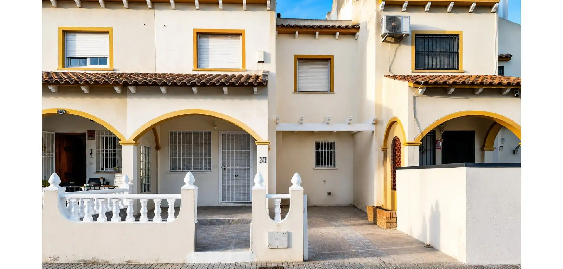 Vista exterior de Finca rústica en venda en Orihuela amb Terrassa, Traster i Balcó