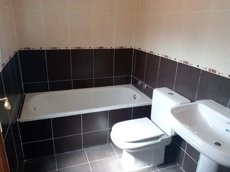 Baño de Casa adosada en venta en Cadalso de los Vidrios