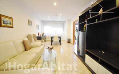 Living room of Single-family semi-detached for sale in Gandia  with Air Conditioner, Heating and Parquet flooring