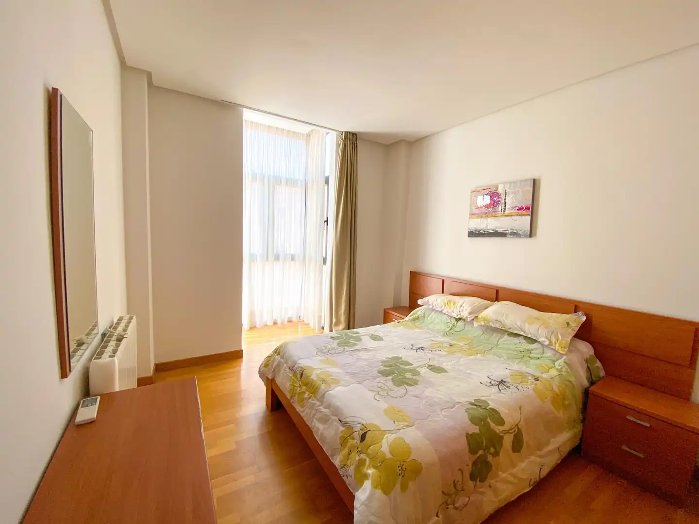 Schlafzimmer von Wohnung zur Miete in Madrid mit Klimaanlage, Heizung und Parkett