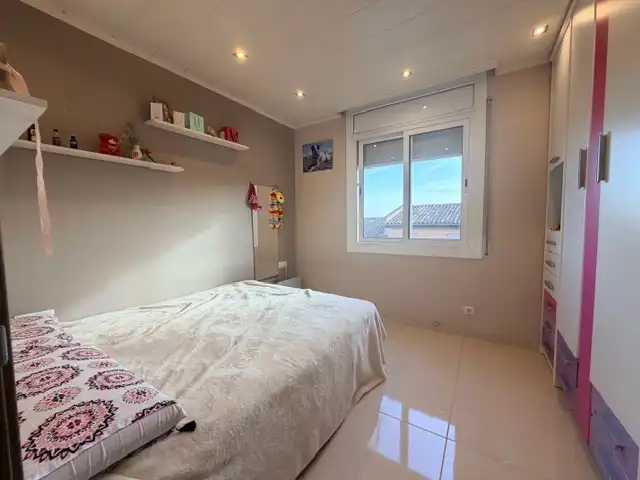 Dormitori de Casa adosada en venda en Badalona amb Calefacció, Jardí privat i Traster
