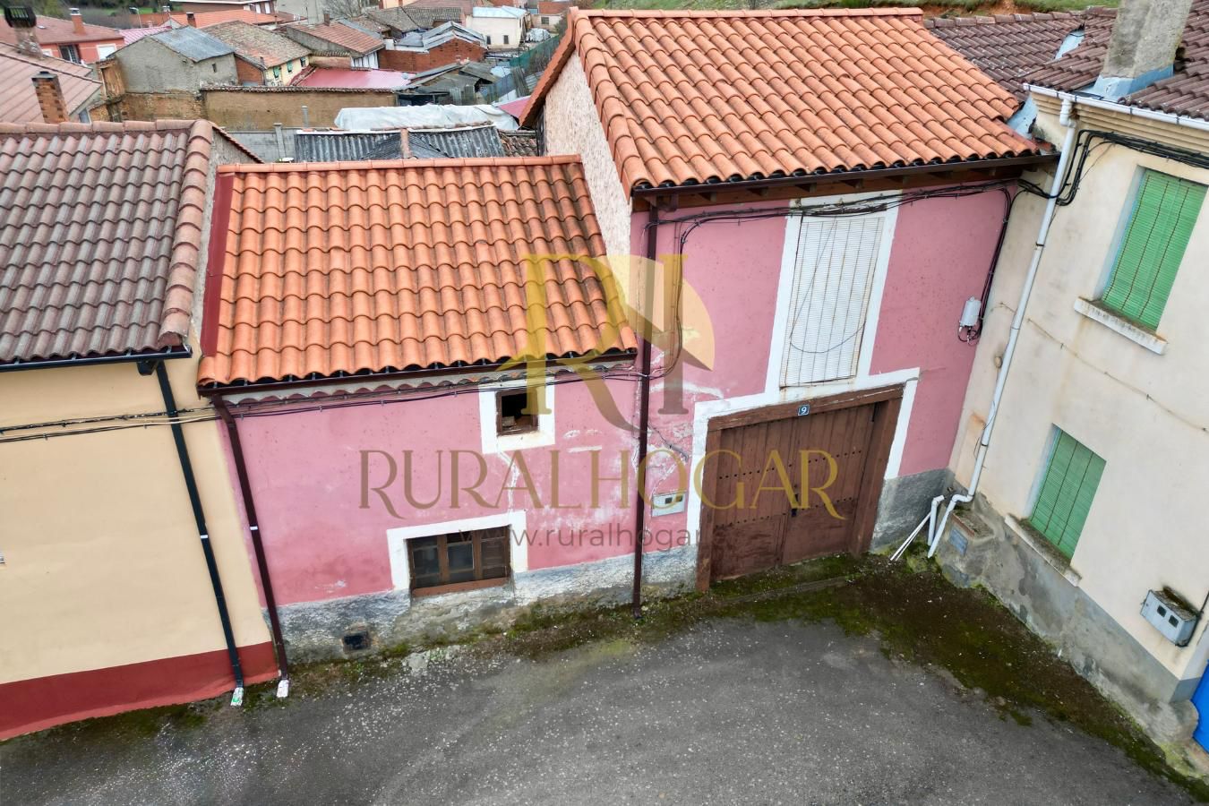 Vista exterior de Casa adosada en venta en Llamas de la Ribera con Terraza