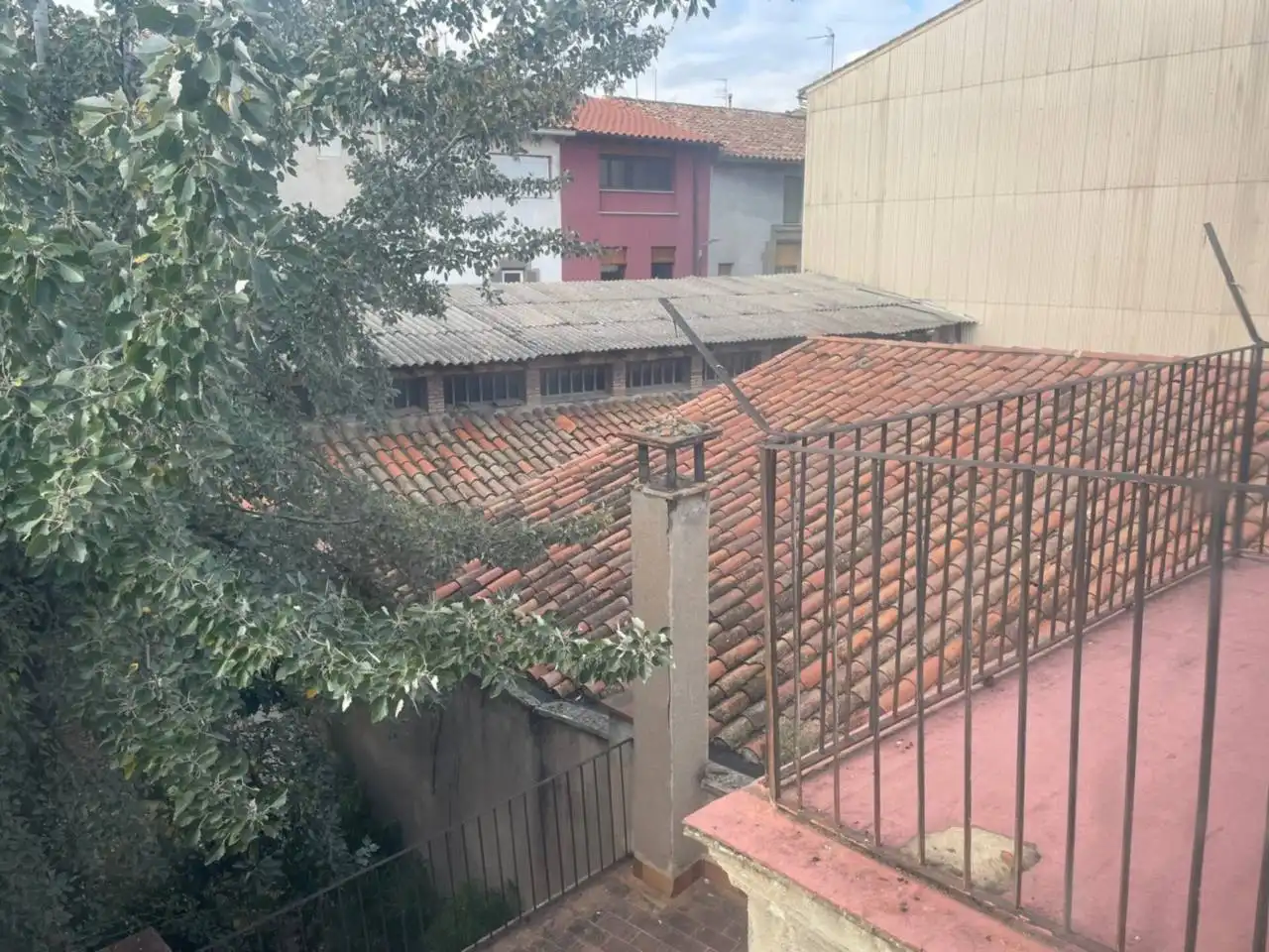 Exterior view of Houses for sale in Manlleu
