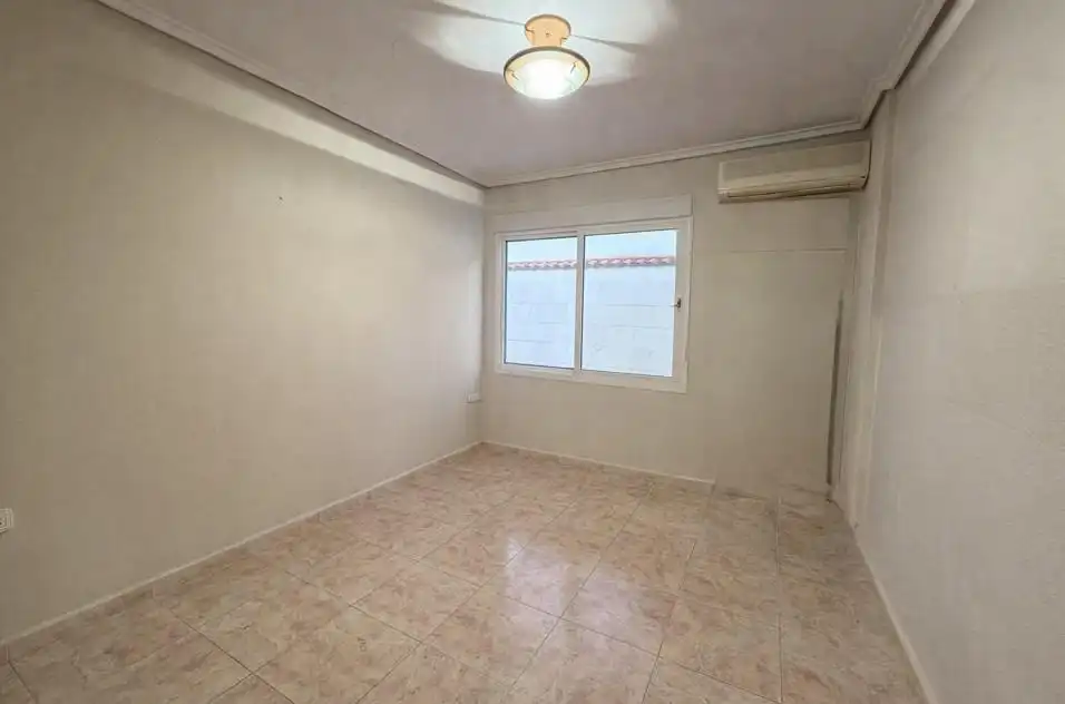Casa o chalet en venta en Torrent con Aire acondicionado, Jardín privado y Terraza