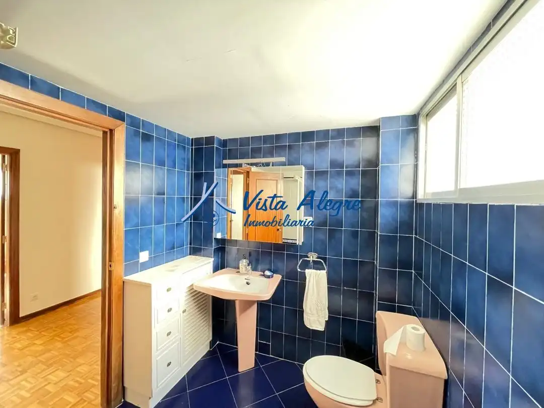 Baño de Piso en venta en Haro con Calefacción, Terraza y Trastero