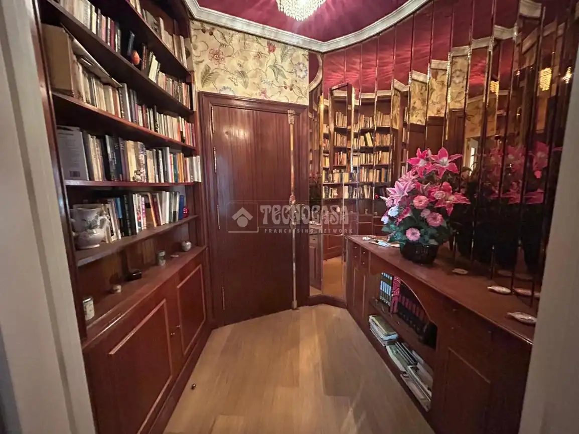 Flat for sale in Madrid  with Heating and Community pool