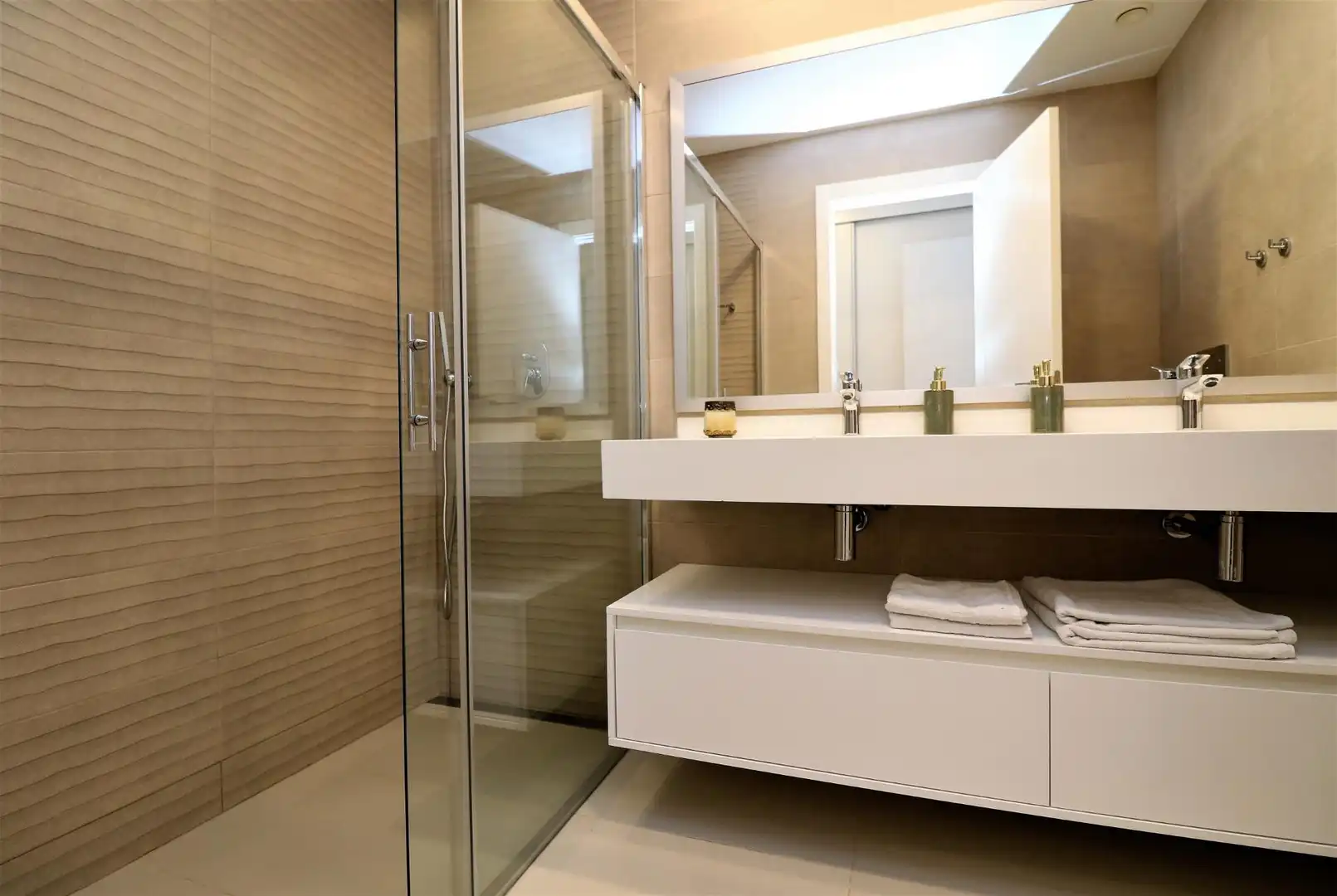 Apartamento con piscina en venta en Playa de Poniente, imagen 12