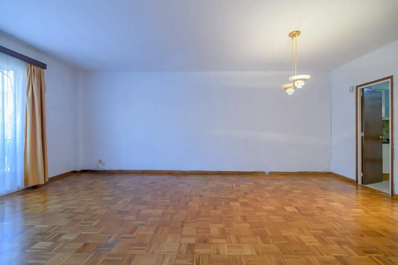 Piso en venta en Barcelona con Calefacción y Parquet