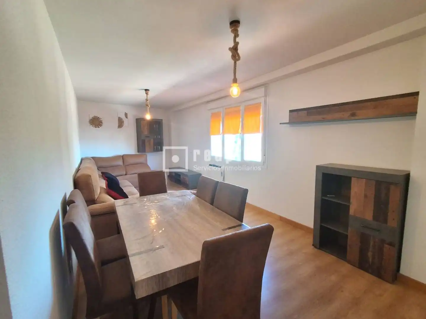 Sala de estar de Piso en venta en Huecas con Calefacción, Trastero y Amueblado