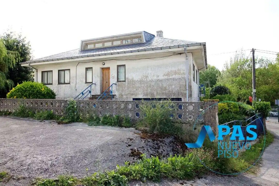 Vista exterior de Casa o xalet en venda en Santander amb Calefacció, Jardí privat i Traster