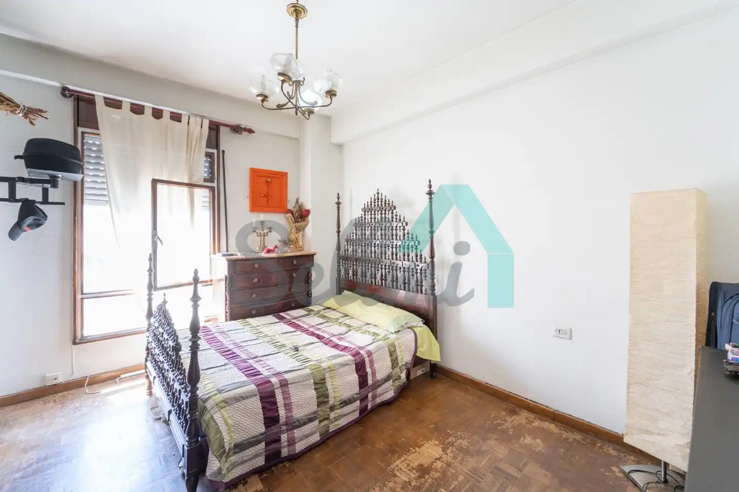 Habitación de Piso en venta en Oviedo  con Calefacción, Parquet y Terraza