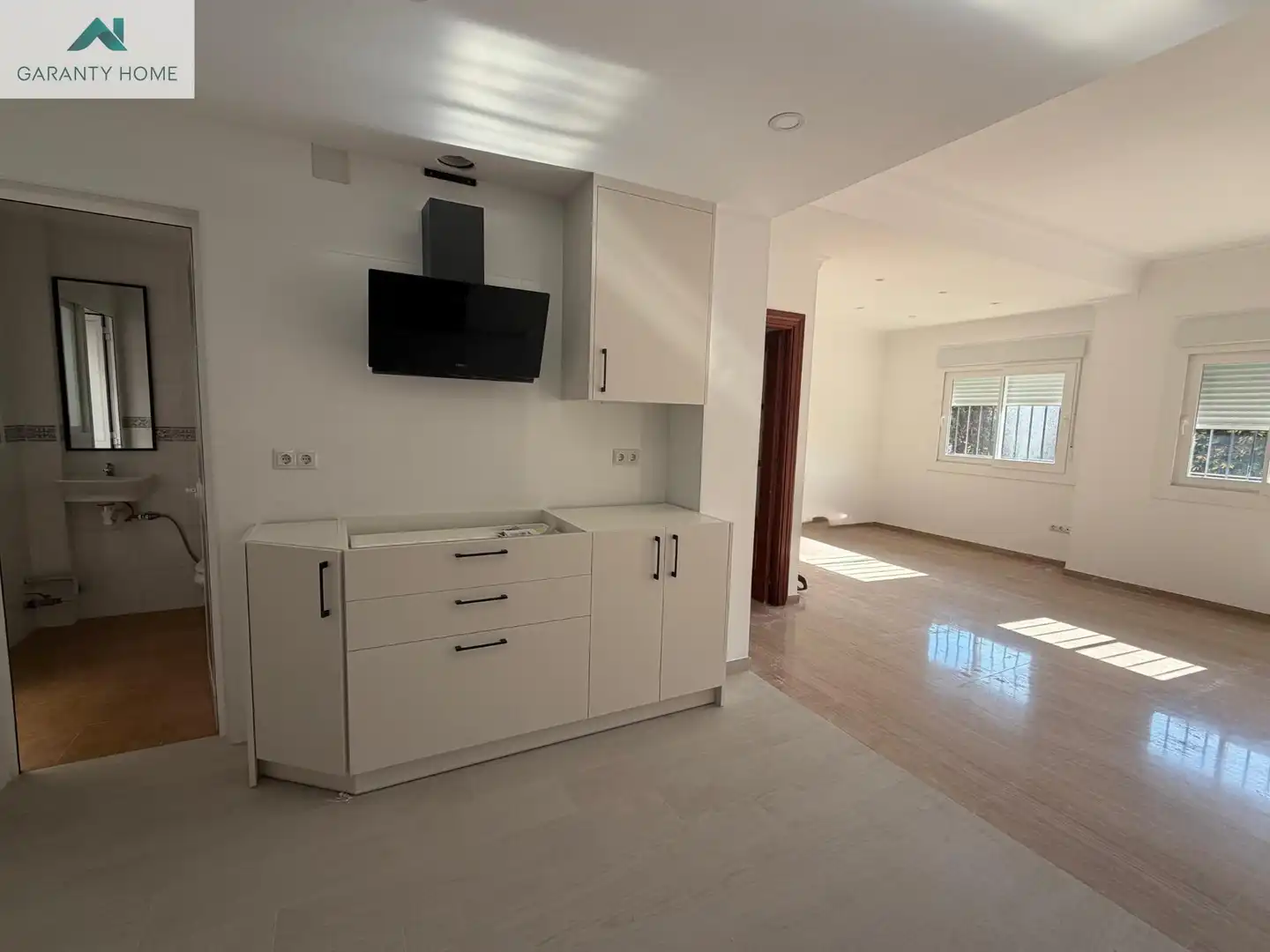 Cocina de Planta baja de alquiler en Málaga con Aire acondicionado, Jardín privado y Terraza