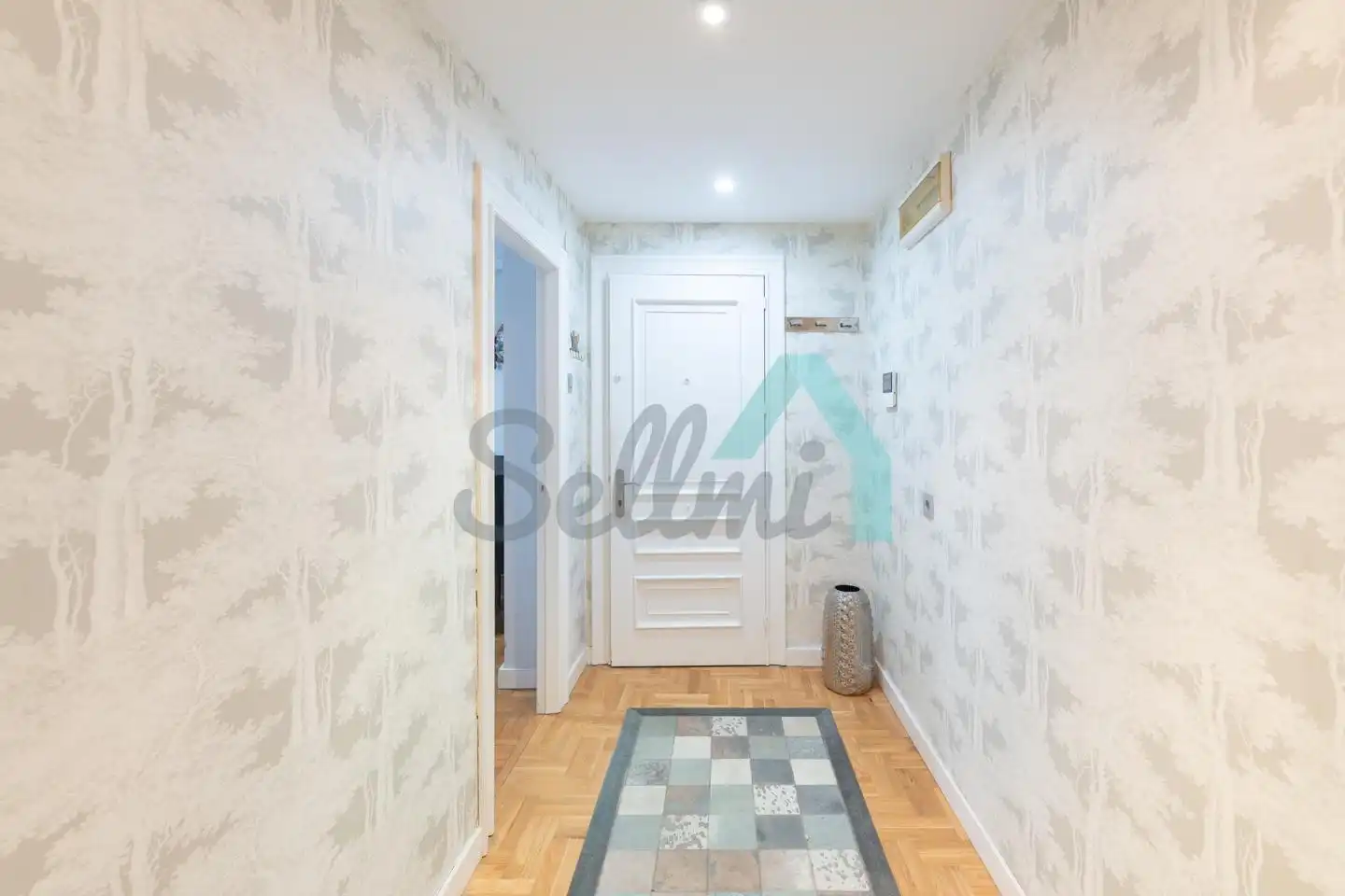 Flat for rent in Pablo Iglesias, Barrio del Centro