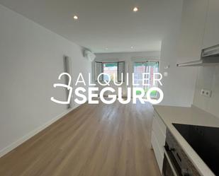 Exterior view of Attic to rent in  Madrid Capital  with Air Conditioner and Terrace