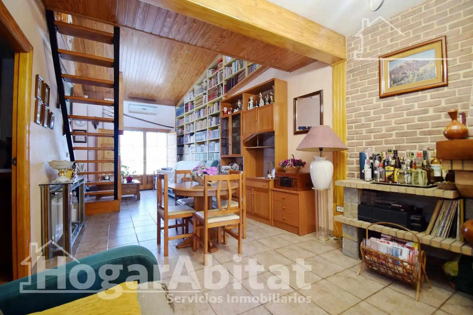 Sala d'estar de Casa o xalet en venda en Vila-real amb Aire condicionat, Jardí privat i Terrassa