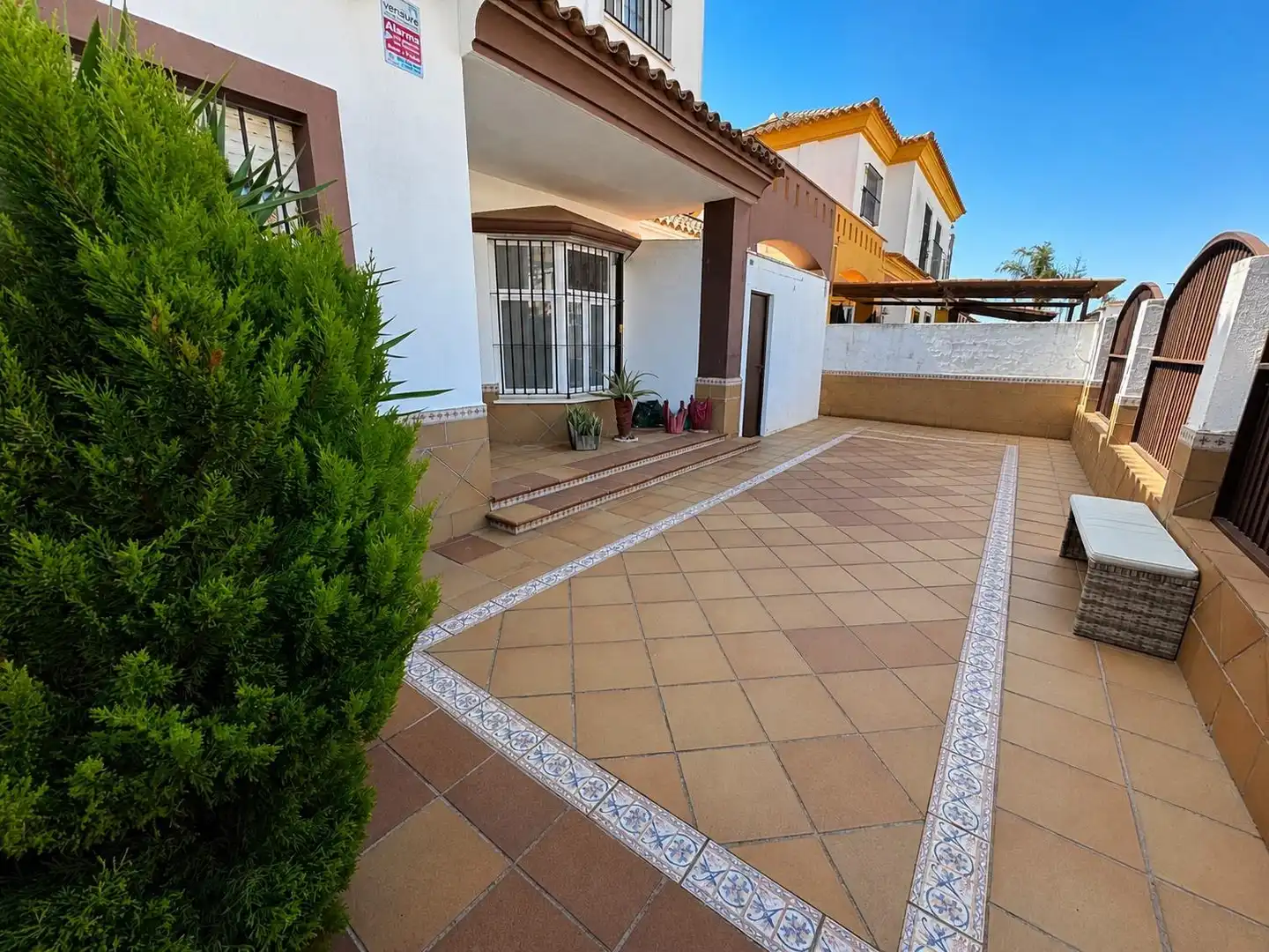 Vista exterior de Casa adosada en venta en Sanlúcar de Barrameda con Aire acondicionado y Trastero