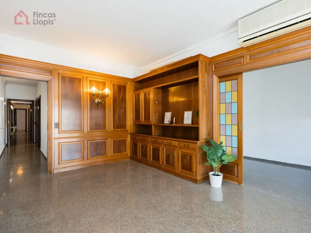 Piso en venta en Barcelona con Balcón