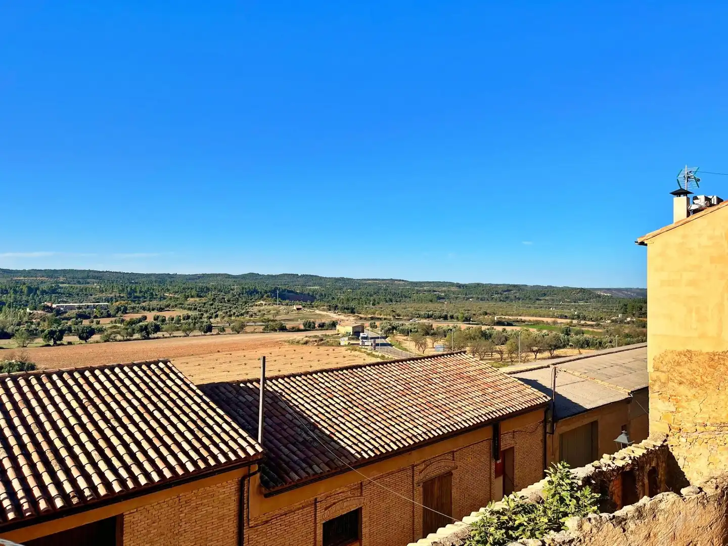Vista exterior de Casa o chalet en venta en Arnes con Calefacción