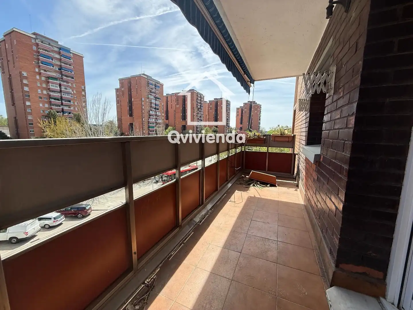 Vista exterior de Piso en venta en Terrassa con Calefacción y Terraza