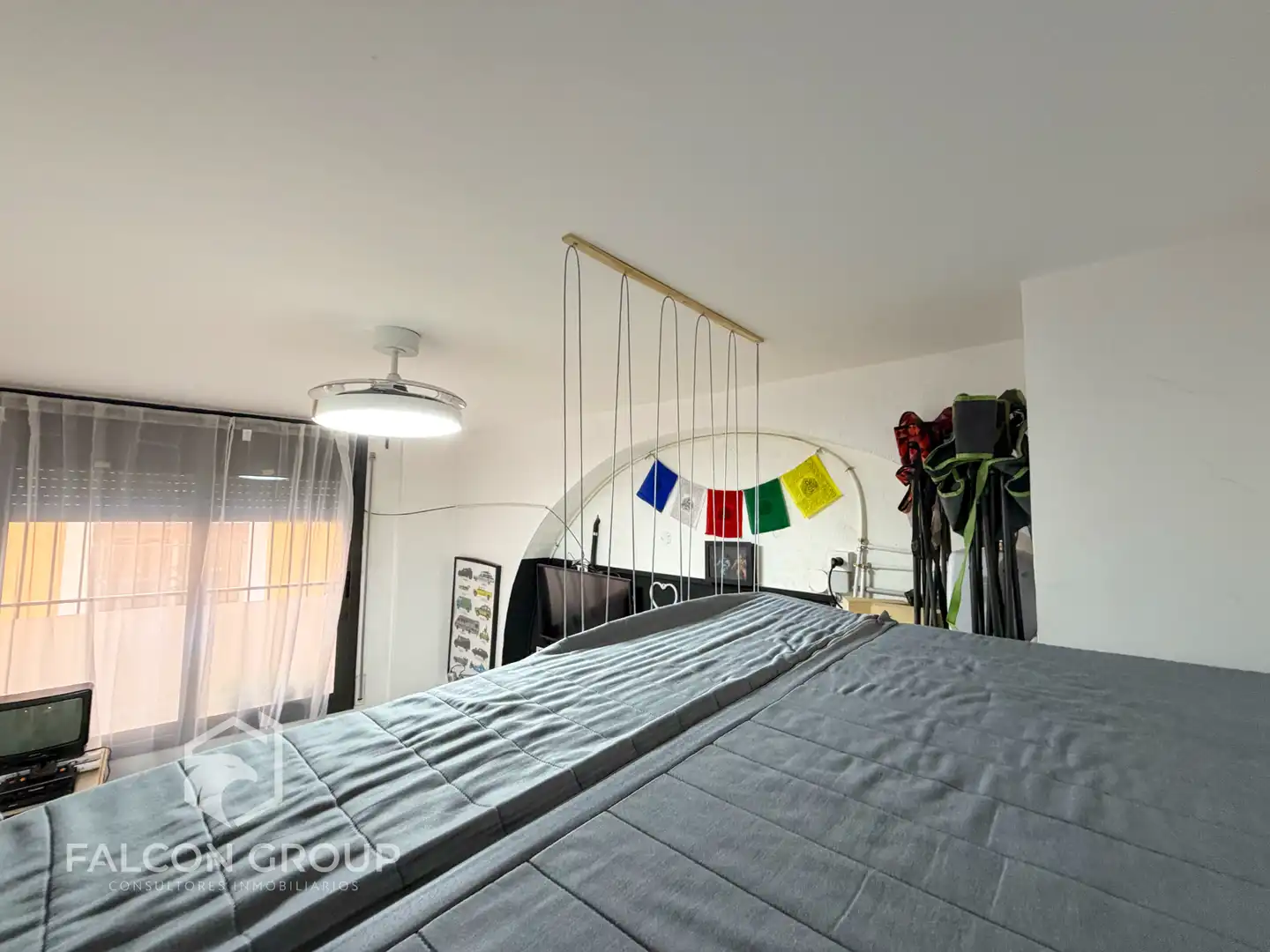 Schlafzimmer von Geschaftsraum zum Verkauf in Vilanova i la Geltrú mit Möbliert
