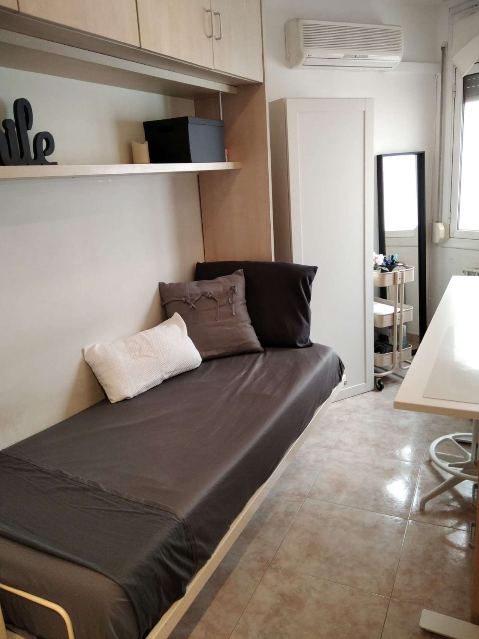 Flat to share in Centre