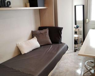 Bedroom of Flat to share in Mataró  with Air Conditioner and Terrace