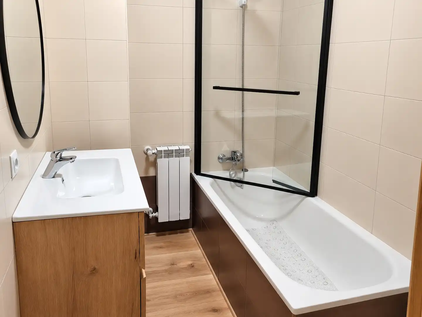 Baño de Piso de alquiler en Reocín con Calefacción, Trastero y Amueblado