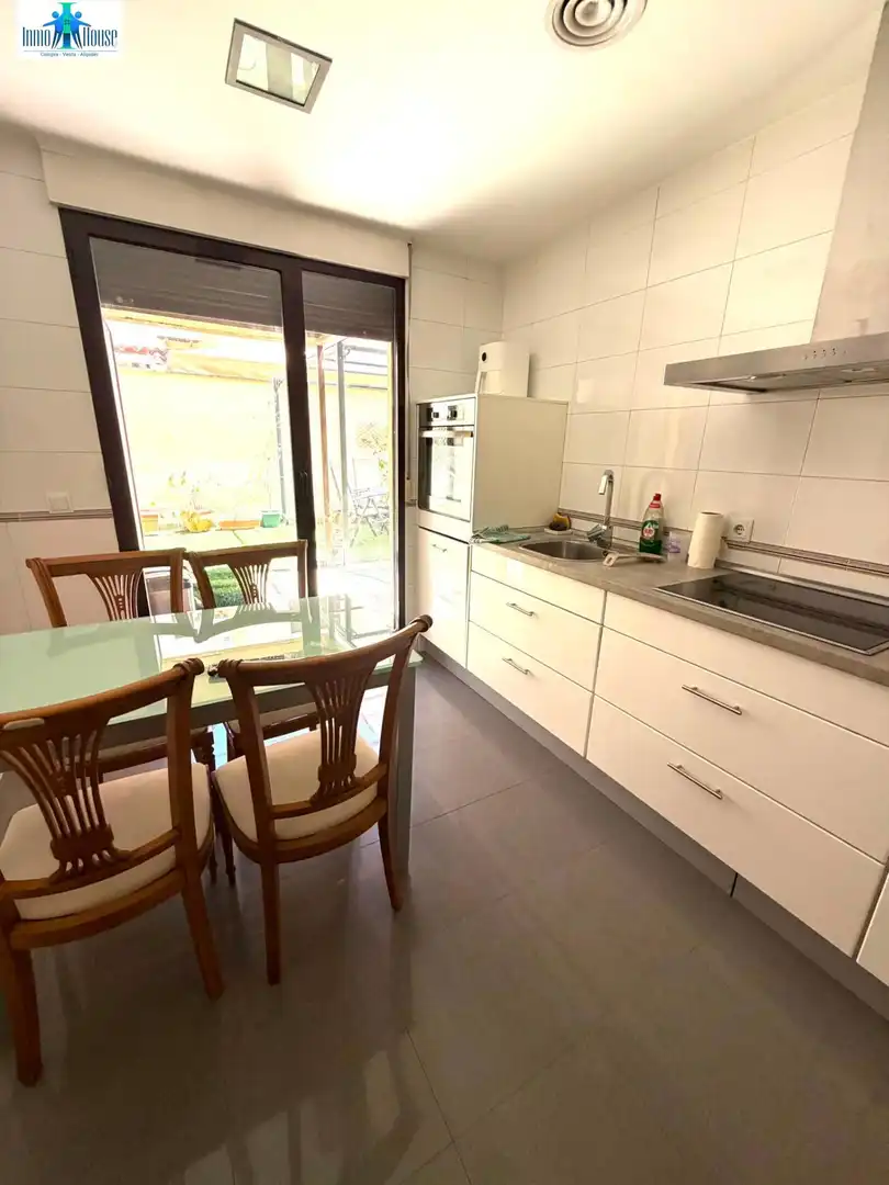 Detached homes for rent in Imaginalia - Llanos del Águila