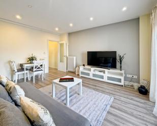 Living room of Flat to rent in  Barcelona Capital  with Air Conditioner, Heating and Parquet flooring