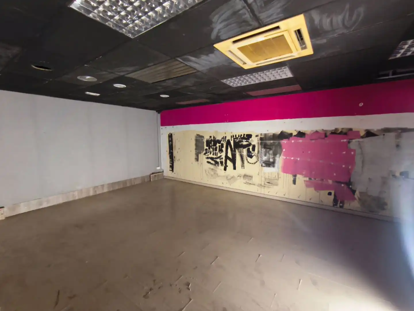 Local de alquiler en León Capital  con Aire acondicionado y Parquet
