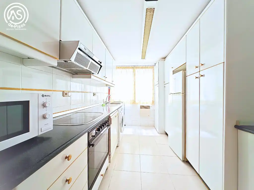 Cocina de Piso en venta en Zaragoza con Aire acondicionado, Calefacción y Amueblado