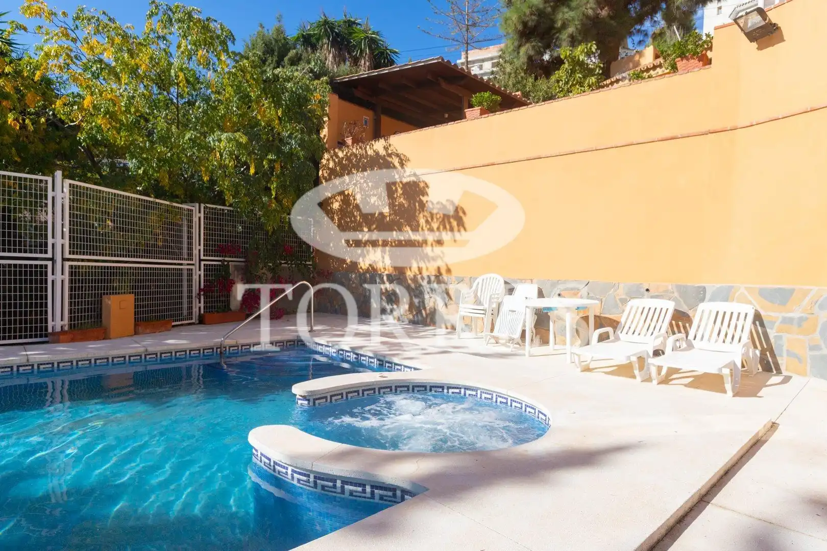 Schwimmbecken von Haus oder Chalet zum Verkauf in Málaga mit Klimaanlage, Heizung und Privatgarten