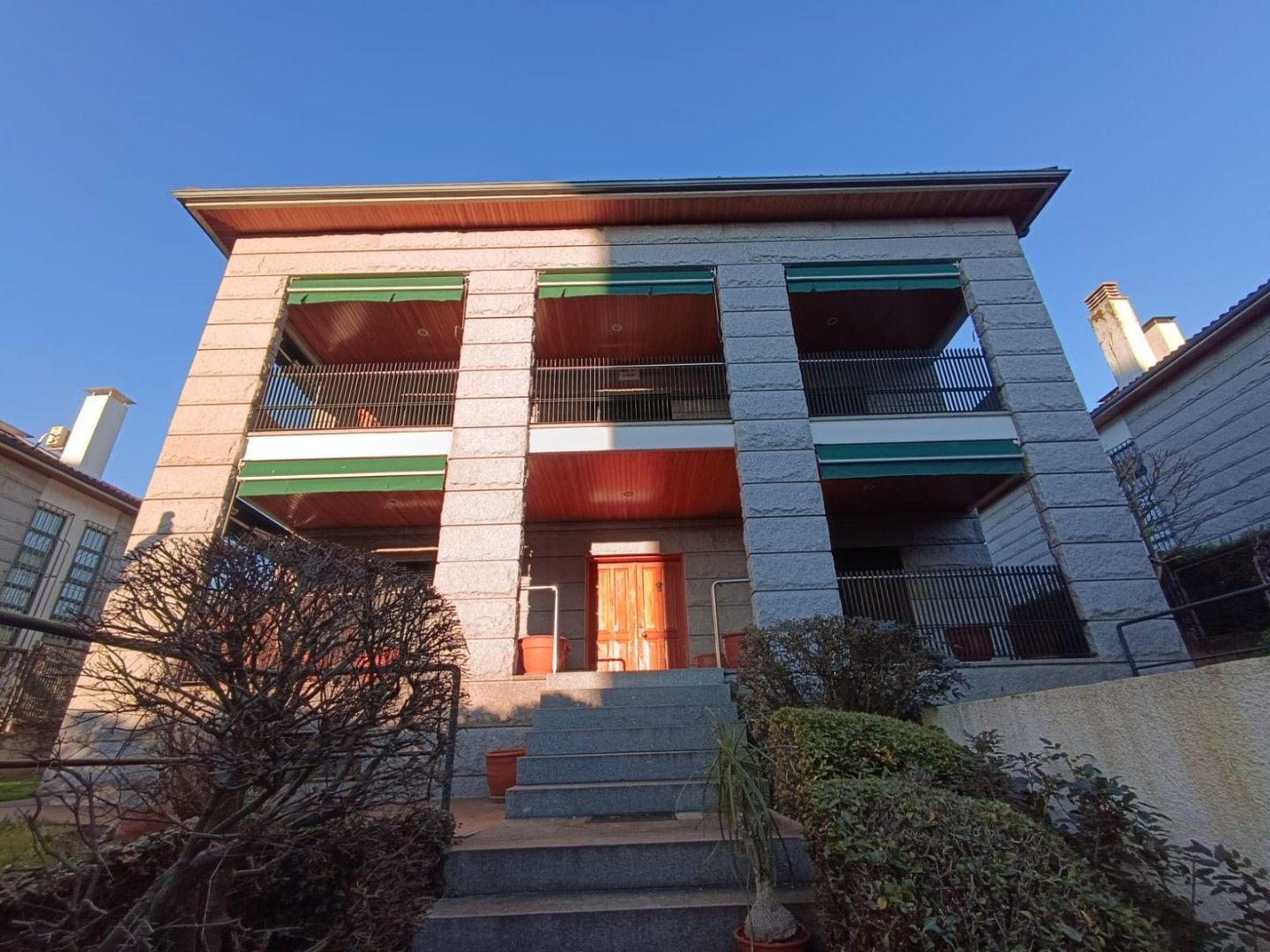 Vista exterior de Casa o xalet en venda en Ourense Capital  amb Jardí privat