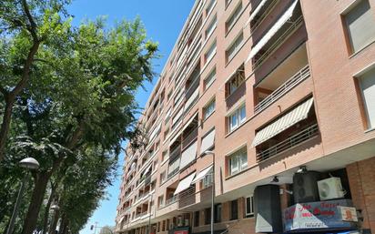 Exterior view of Flat for sale in  Lleida Capital  with Air Conditioner and Balcony