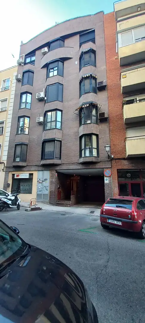 Vista exterior de Estudi de lloguer en Madrid amb Calefacció i Moblat