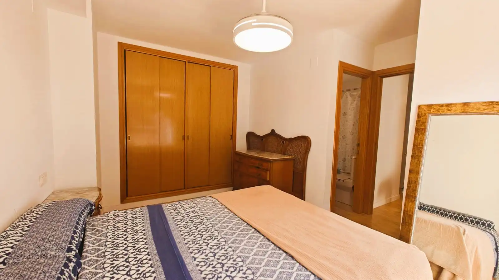 Bedroom of Flat for sale in Valencia  with Air Conditioner, Furnished and Oven