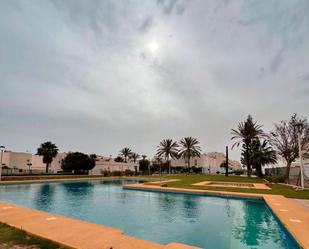 Piscina de Apartament en venda en  Almería Capital amb Aire condicionat, Terrassa i Piscina